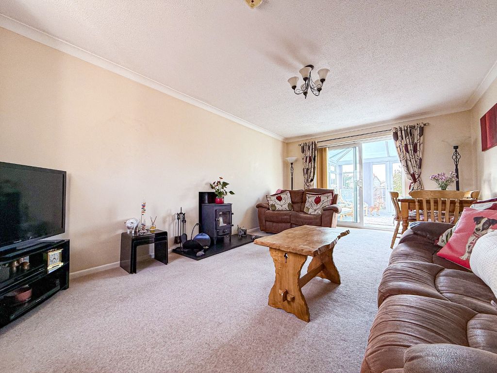 Property photo 2 of 25 4379352