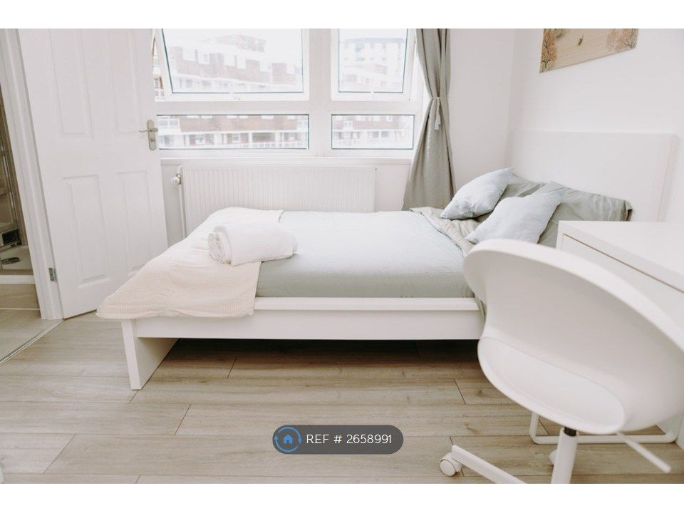 Property photo 2 of 16 Bed Room