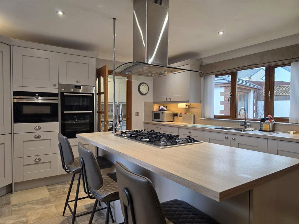 Property photo 1 of 38 Picture No. 34