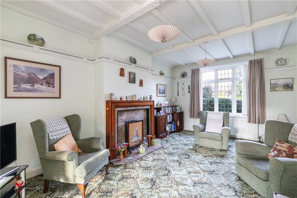 Property photo 3 of 19 Sitting Room