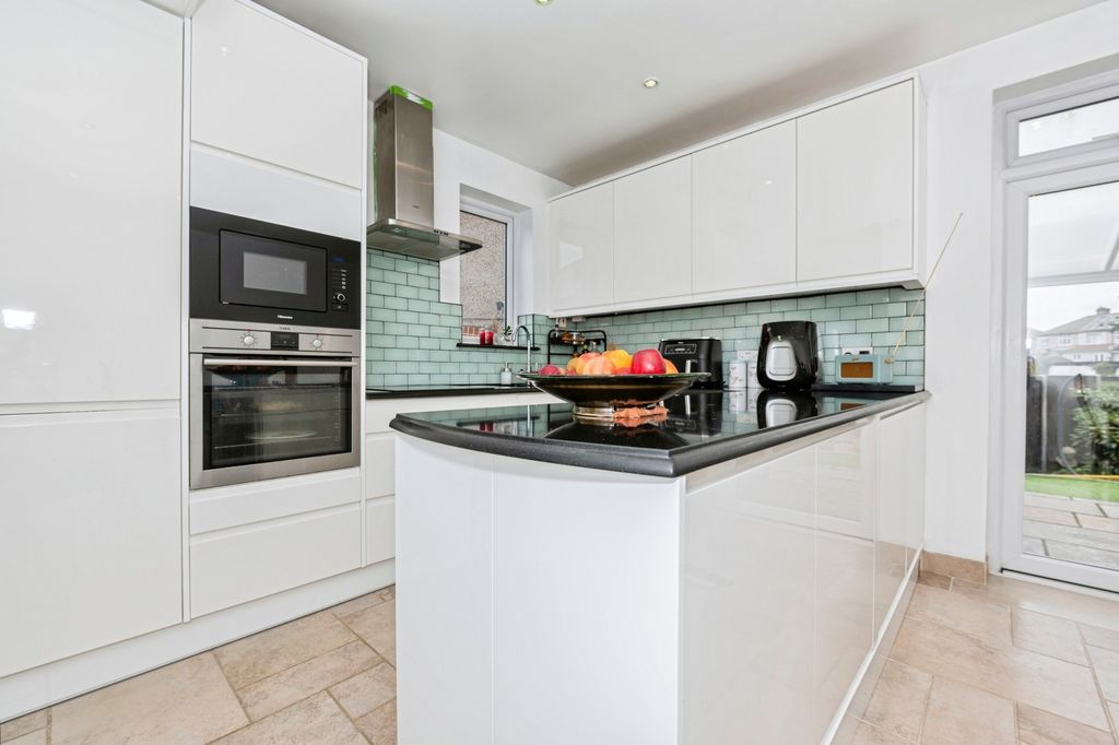 Property photo 3 of 18 Kitchen/Diner