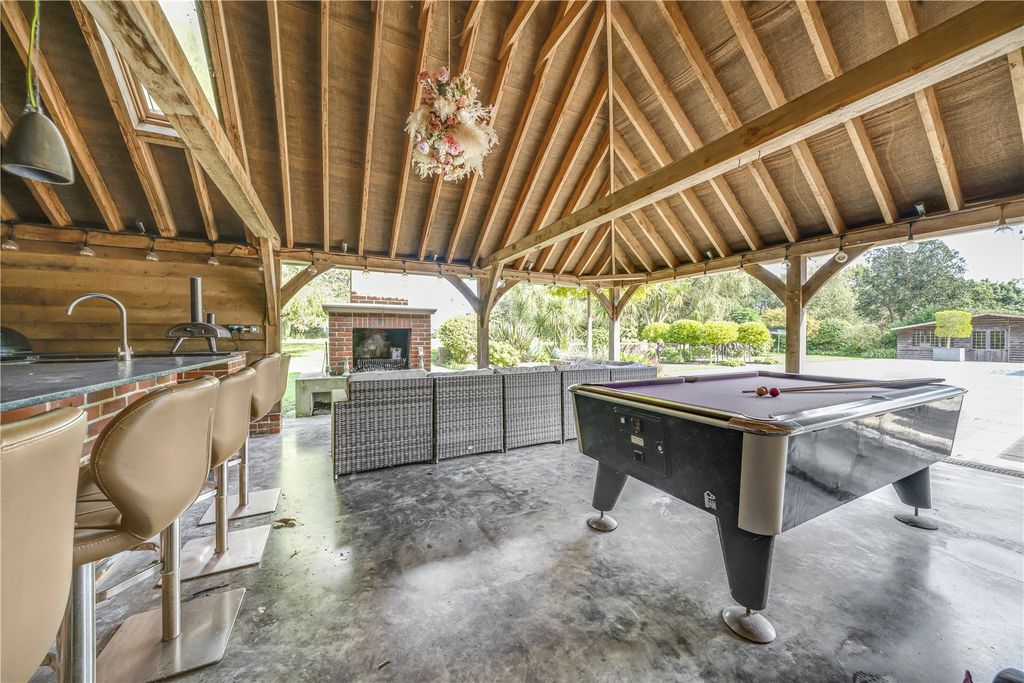 Property photo 2 of 42 Outdoor Kitchen