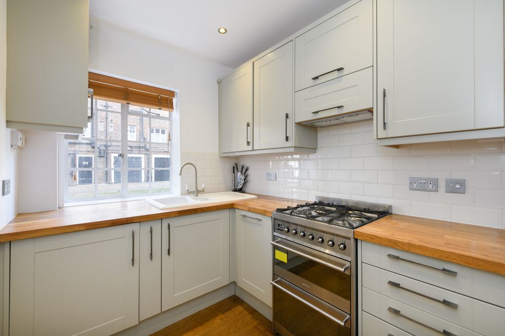 Property photo 2 of 16 Picture No. 05