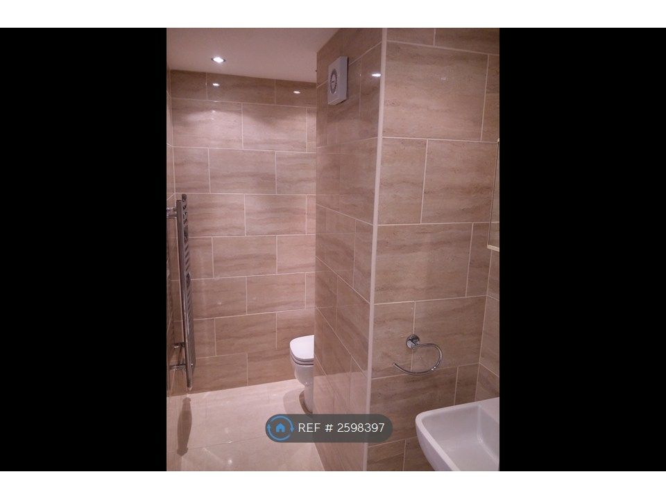Property photo 2 of 10 Bathroom 1/2