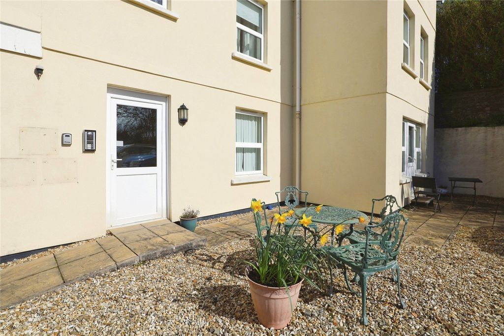 Property photo 3 of 10 Picture No. 04