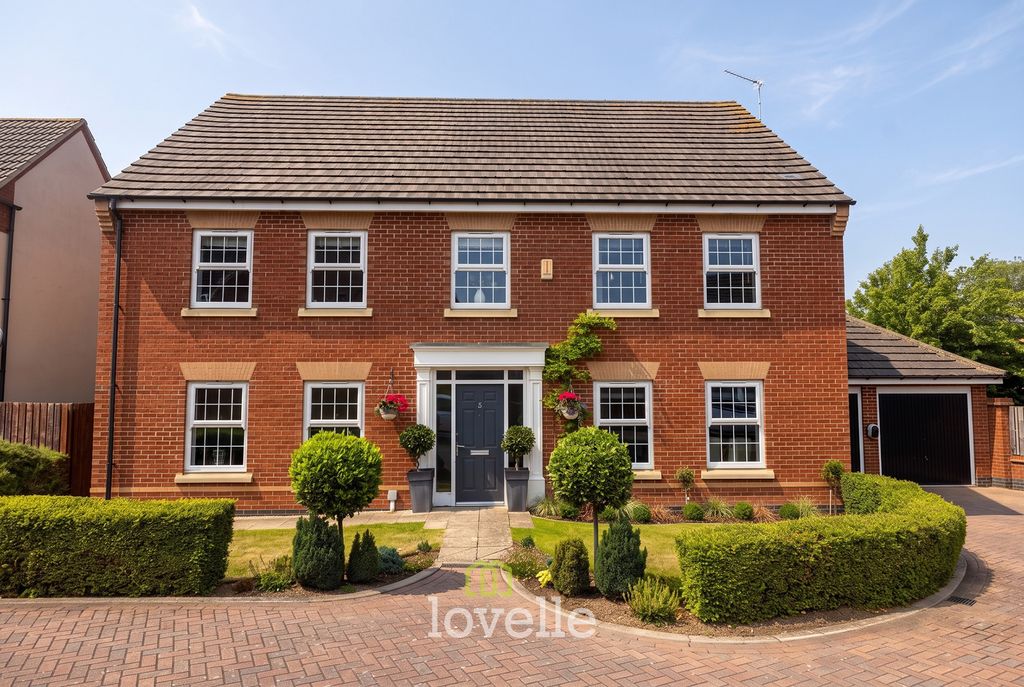 Property photo 1 of 42