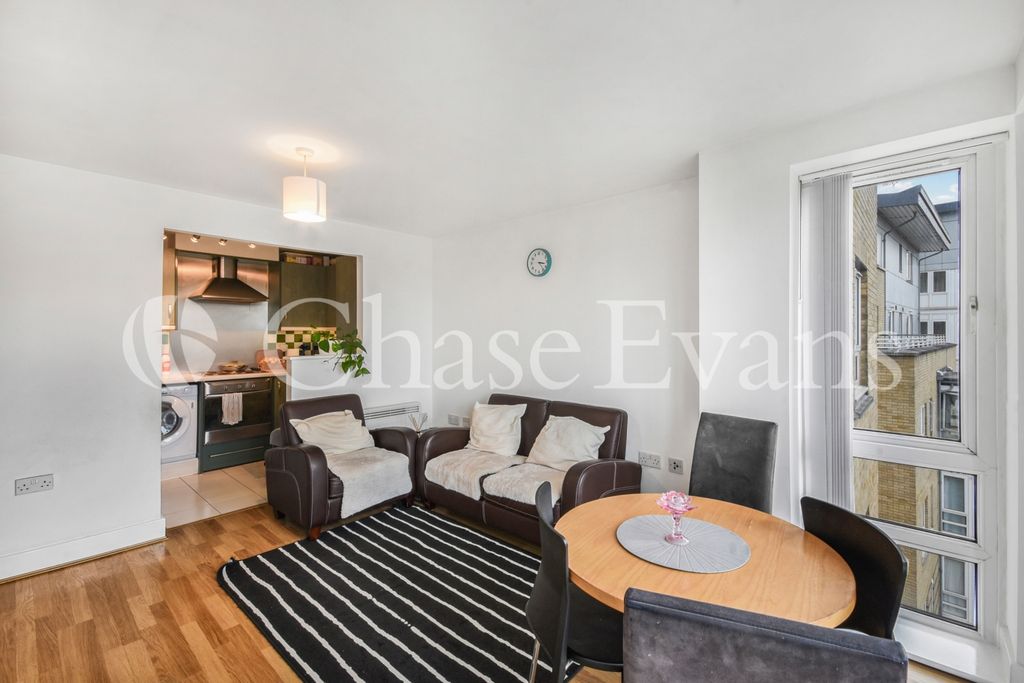 Property photo 3 of 9 St. Davids Square, I