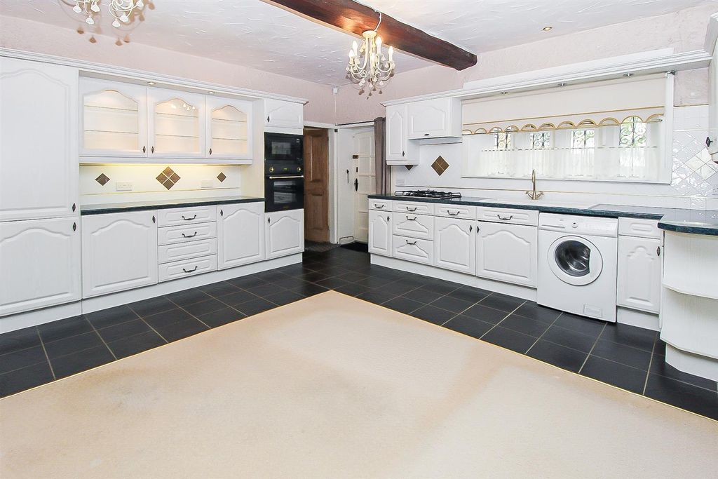 Property photo 2 of 16