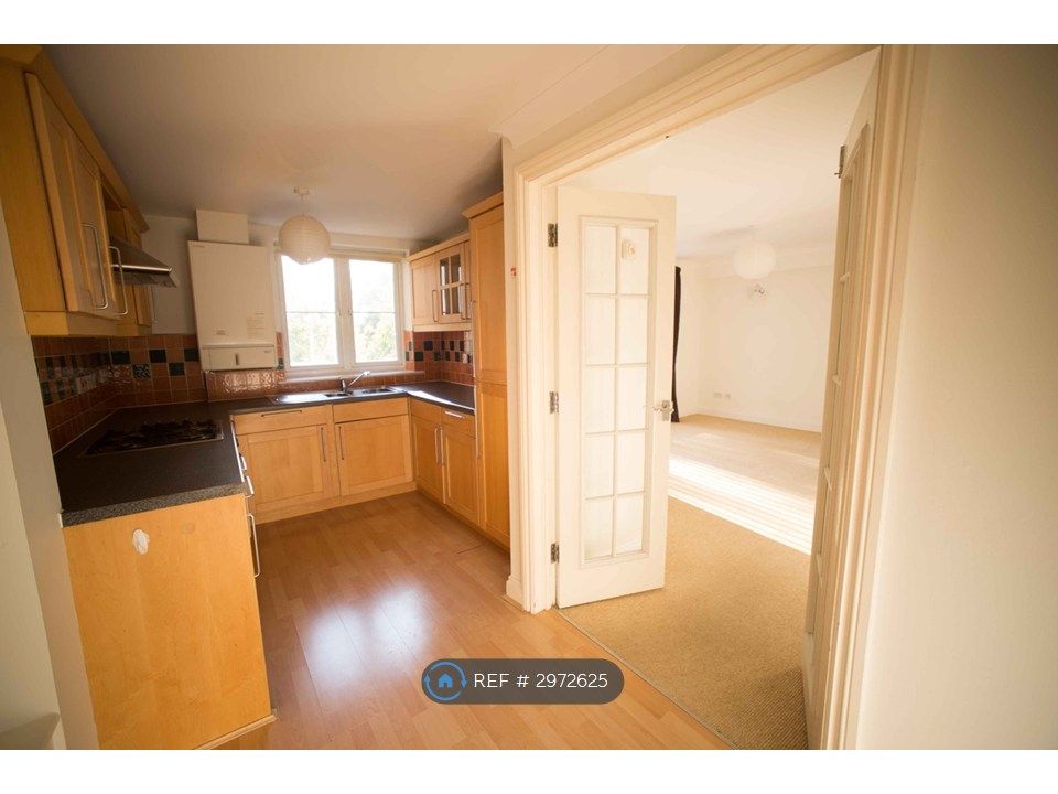 Property photo 3 of 9 Kitchen