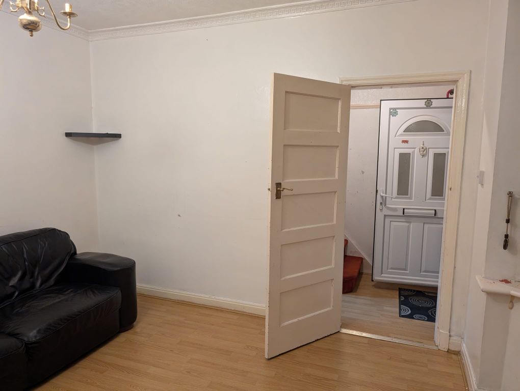 Property photo 2 of 23