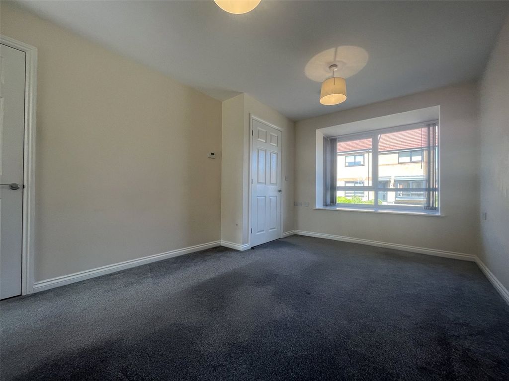 Property photo 2 of 9 Living Room