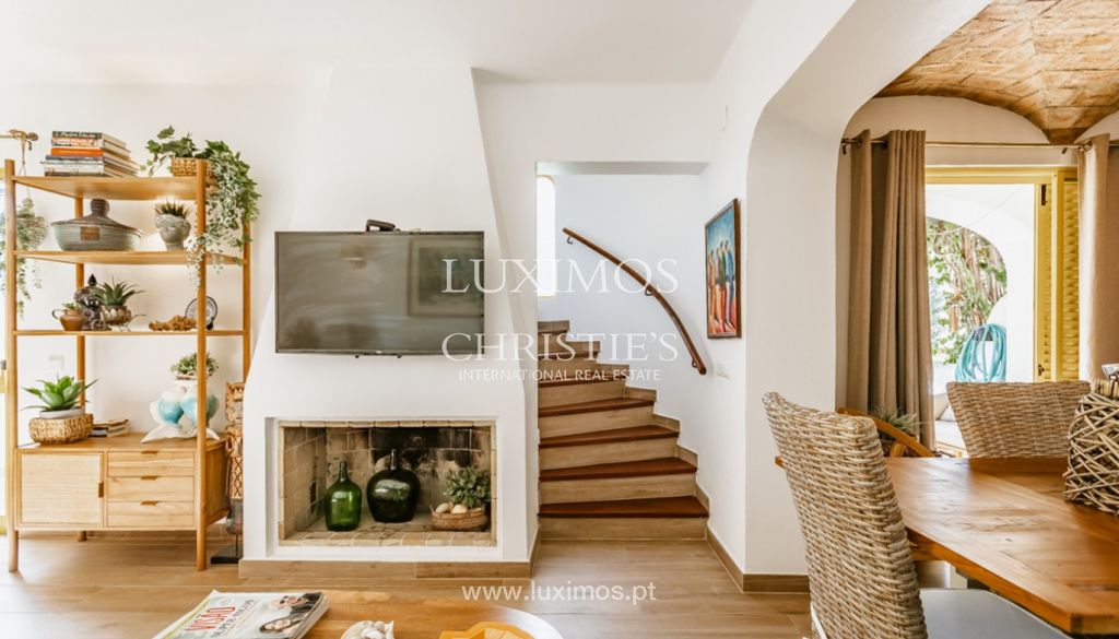 Property photo 2 of 25