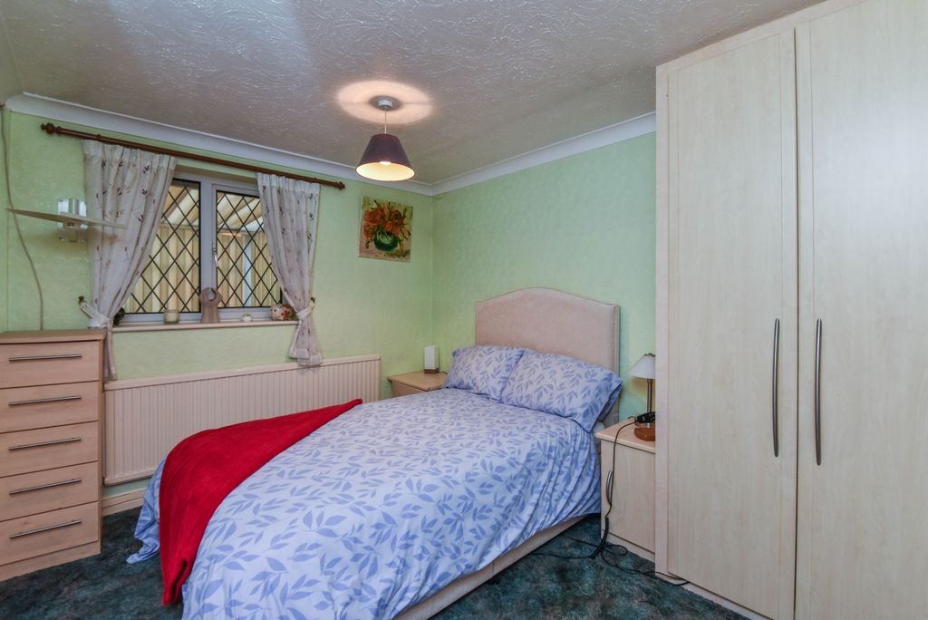 Property photo 3 of 11