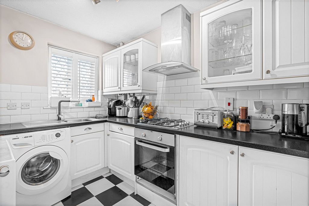 Property photo 2 of 12 Picture No. 18