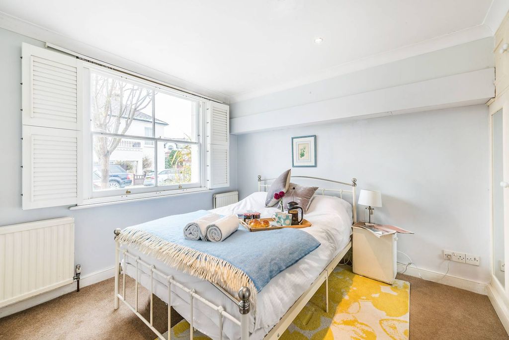 Property photo 1 of 7