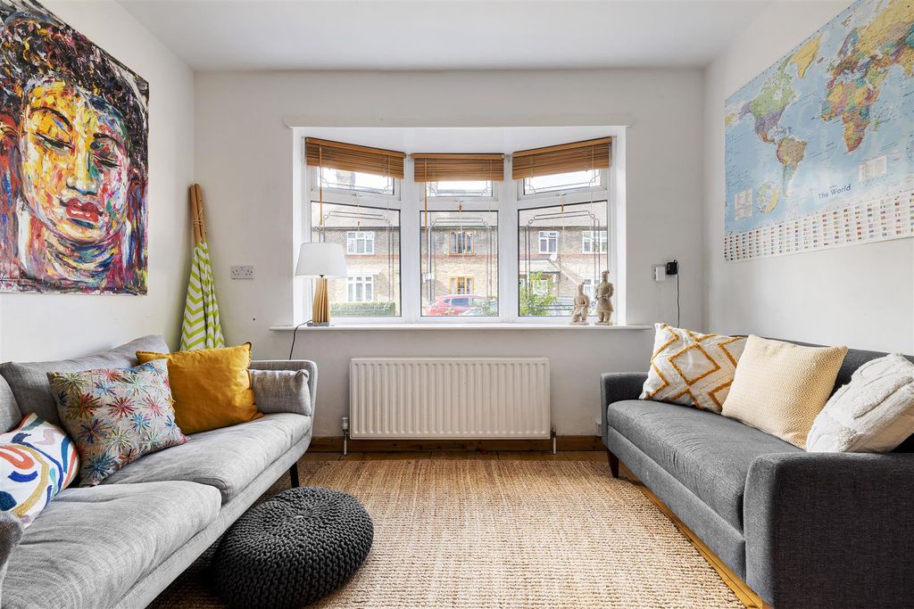 Property photo 2 of 43 Lewis Avenue, E17