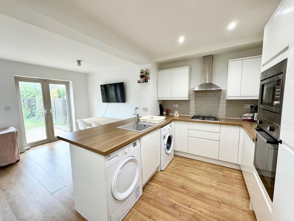 Property photo 2 of 10 Kitchen/Diner