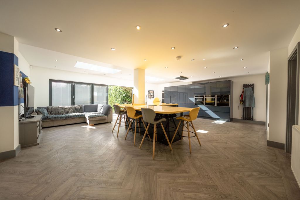 Property photo 2 of 42 Dsc09174-2