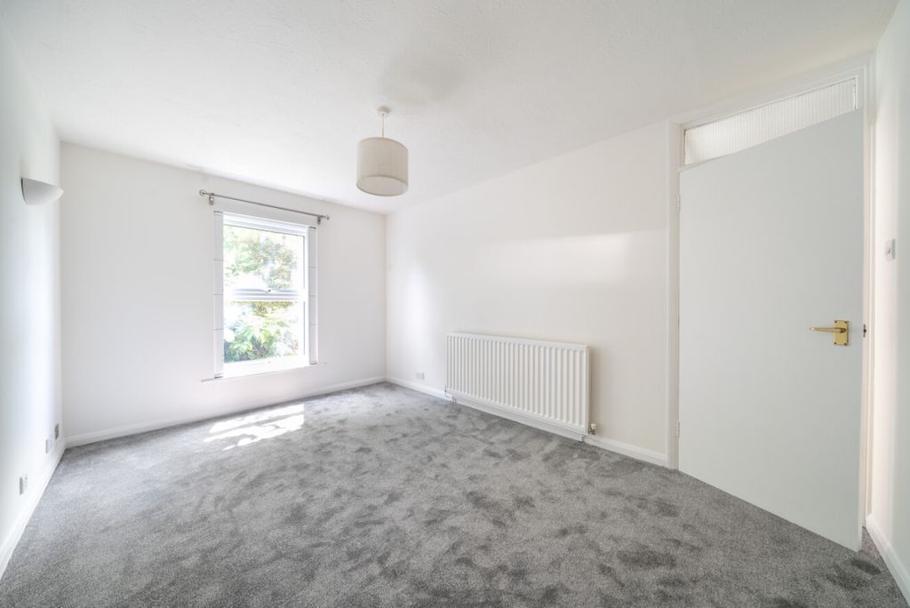 Property photo 3 of 7 1133195 (4)E