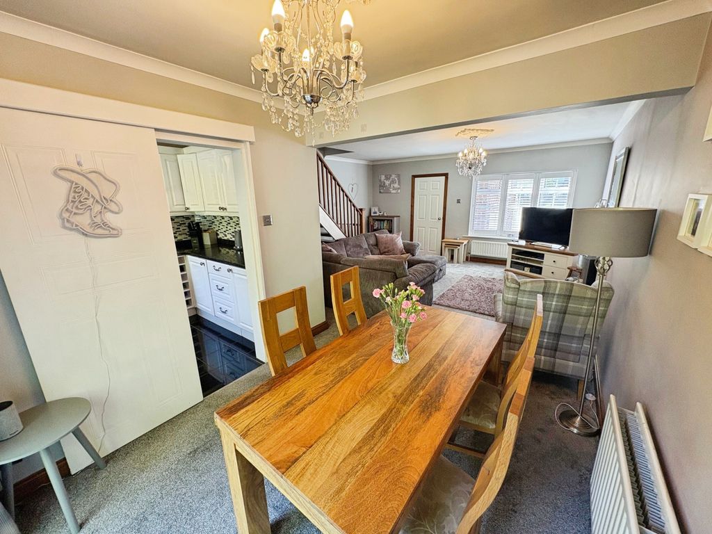 Property photo 3 of 15 46E63Dcd-Img_0352
