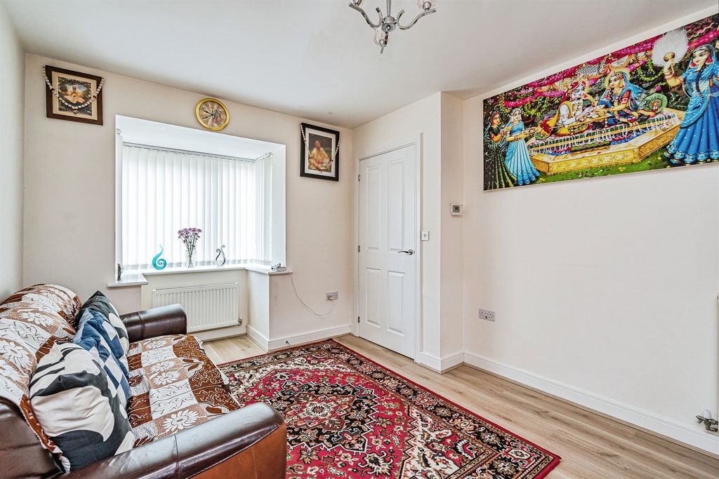 Property photo 2 of 17