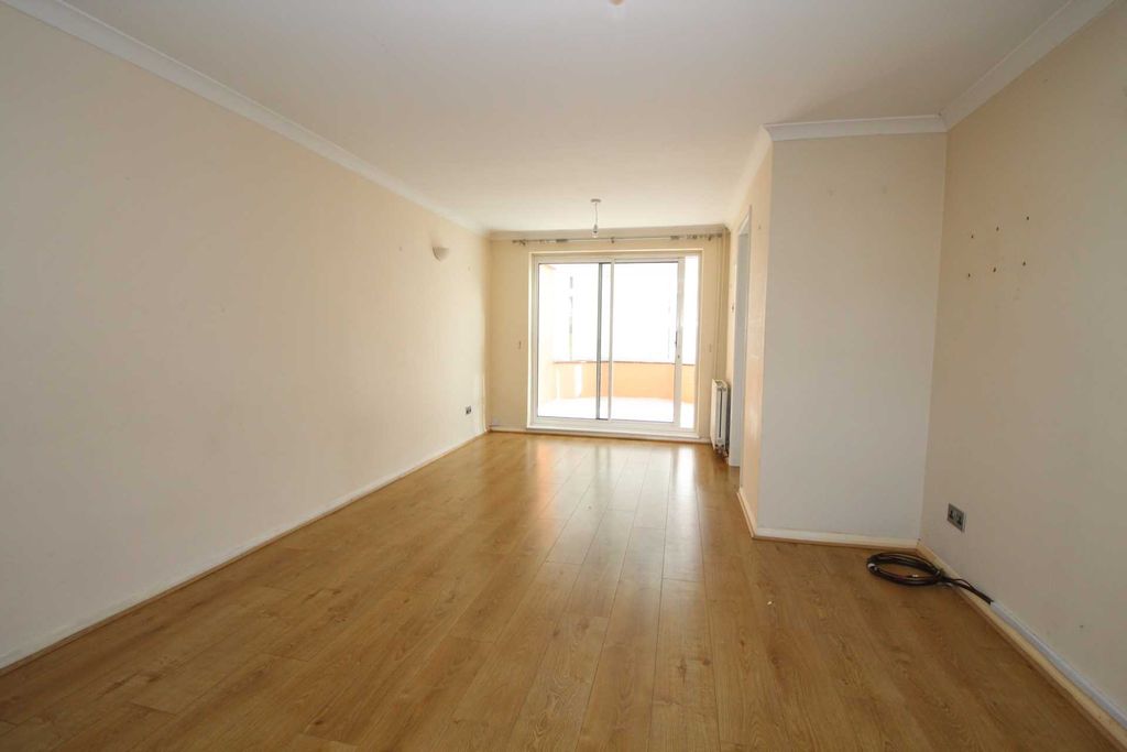 Property photo 3 of 8 Photo