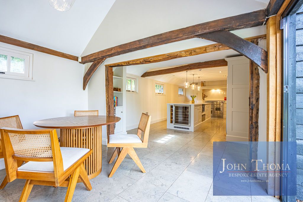 Additional image 18 of 6 bed property to rentMarshalls Barn, Woodside, Epping CM16