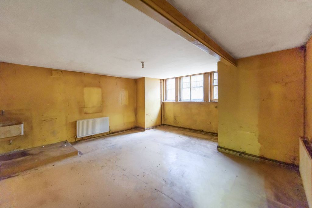 Property photo 2 of 3