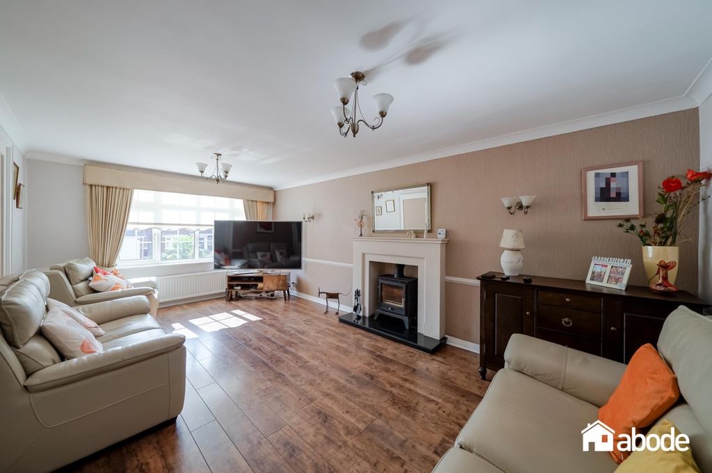 Property photo 2 of 35 Dsc03072-Hdr.Jpg