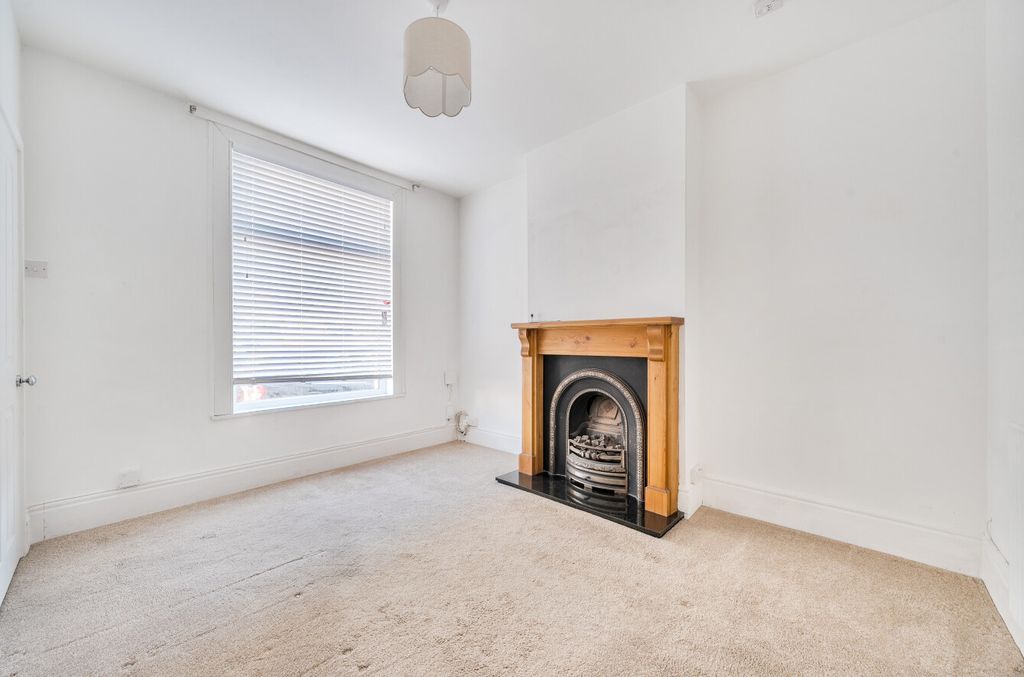 Property photo 2 of 12 1433321-1-6A1567d...