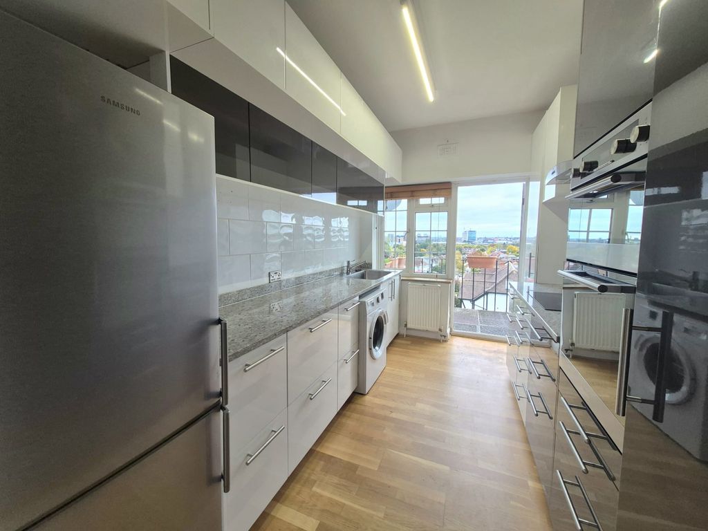 Property photo 1 of 12 4 Bed Flat To Rent Florence Mansion, London Nw4