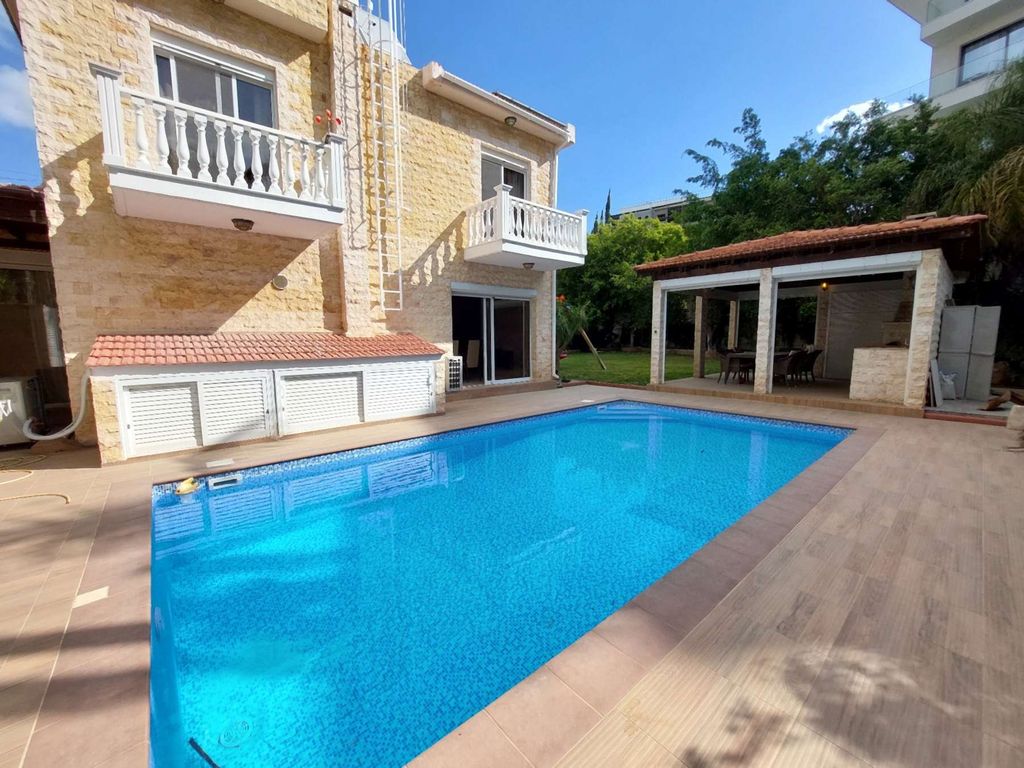 Property photo 2 of 19