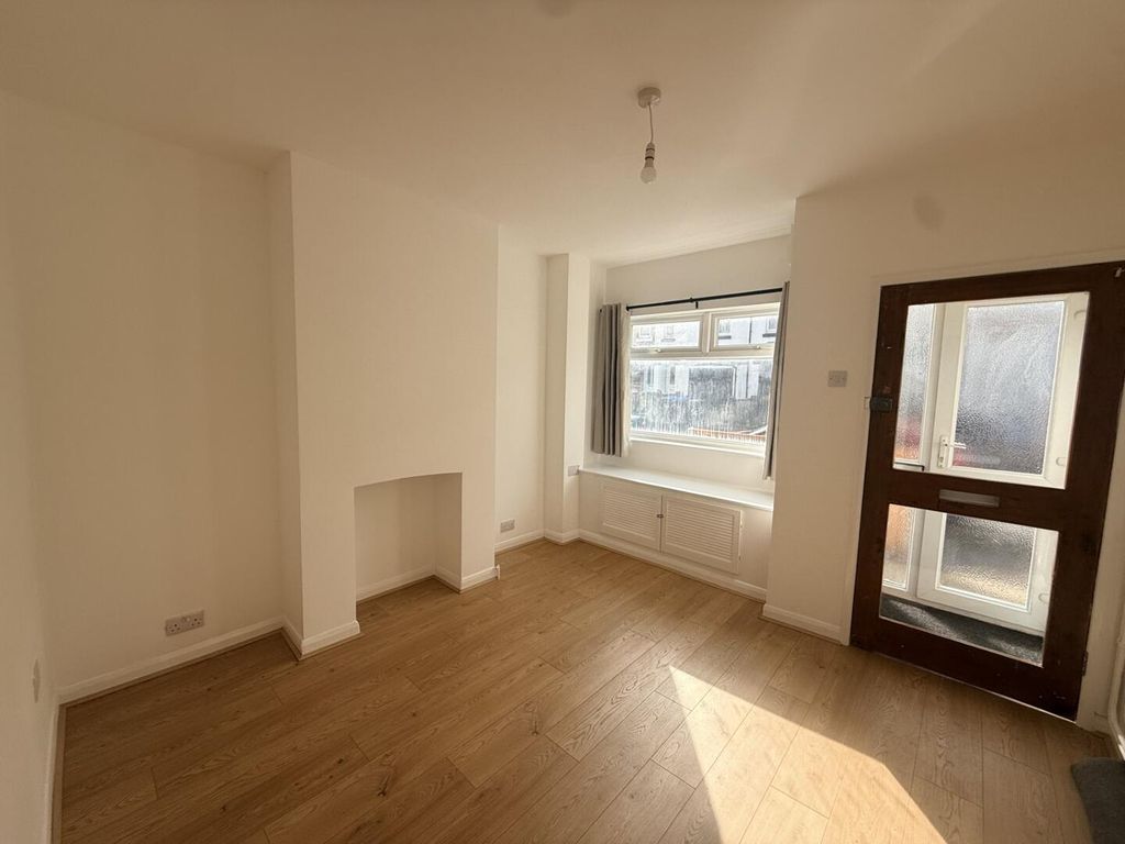 Property photo 2 of 9 Living Room