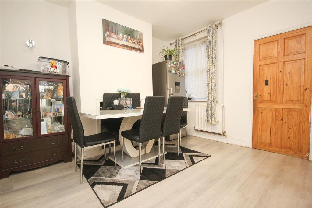 Property photo 2 of 14 Dineing Room.Jpg