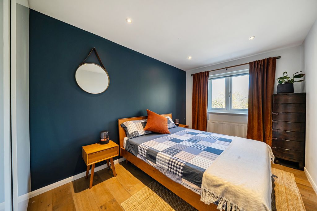 Property photo 2 of 23 1439611-11-69d6c6...