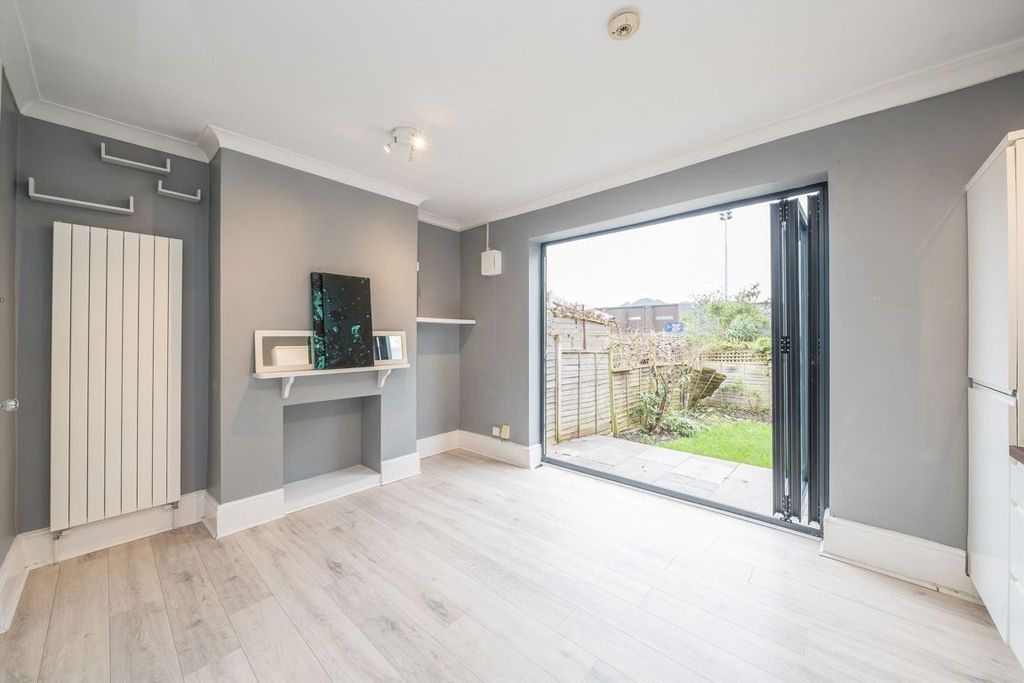 Property photo 2 of 6