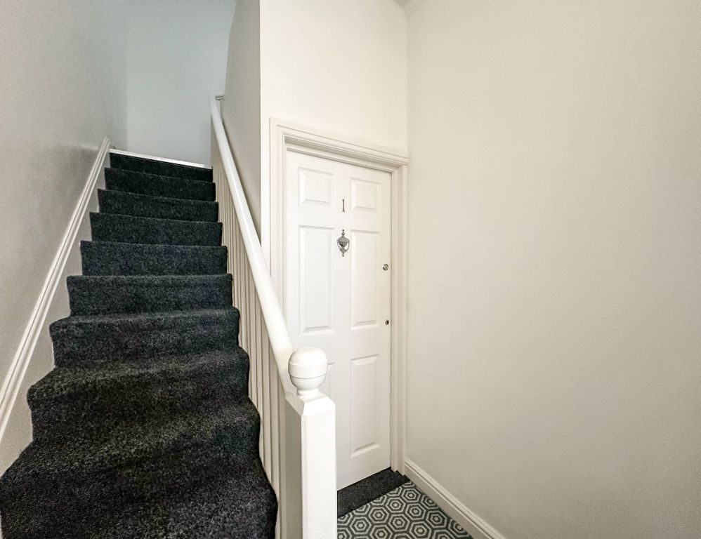 Property photo 2 of 31