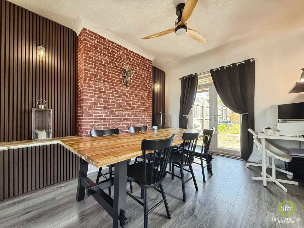 Property photo 3 of 26