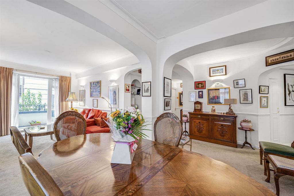 Property photo 1 of 17 Marsham Court Dining Area