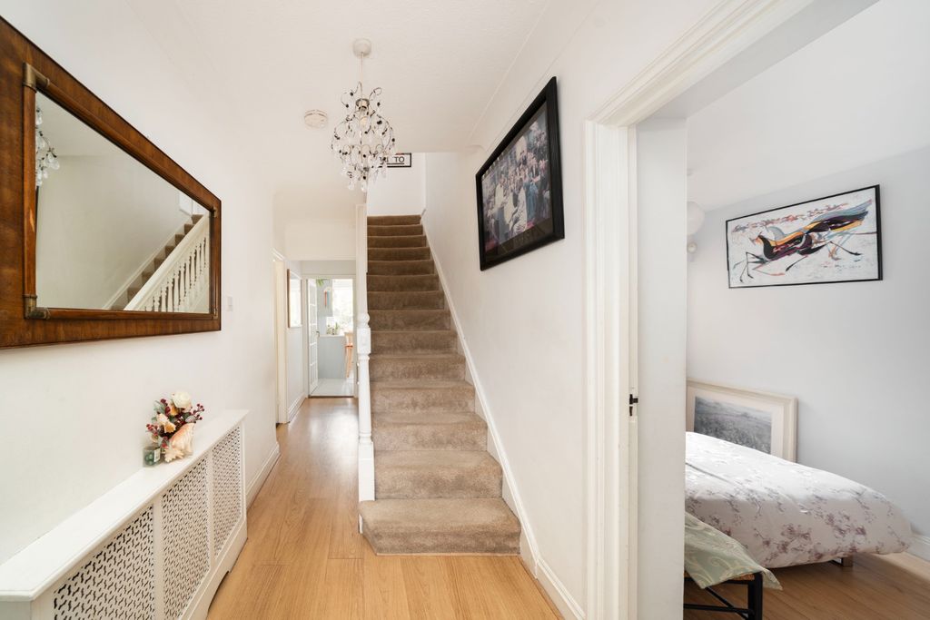 Property photo 3 of 20 5285025