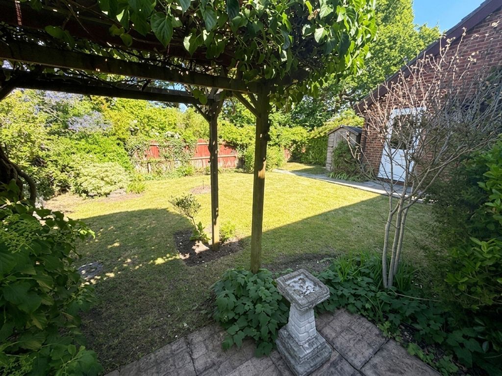 Property photo 2 of 20