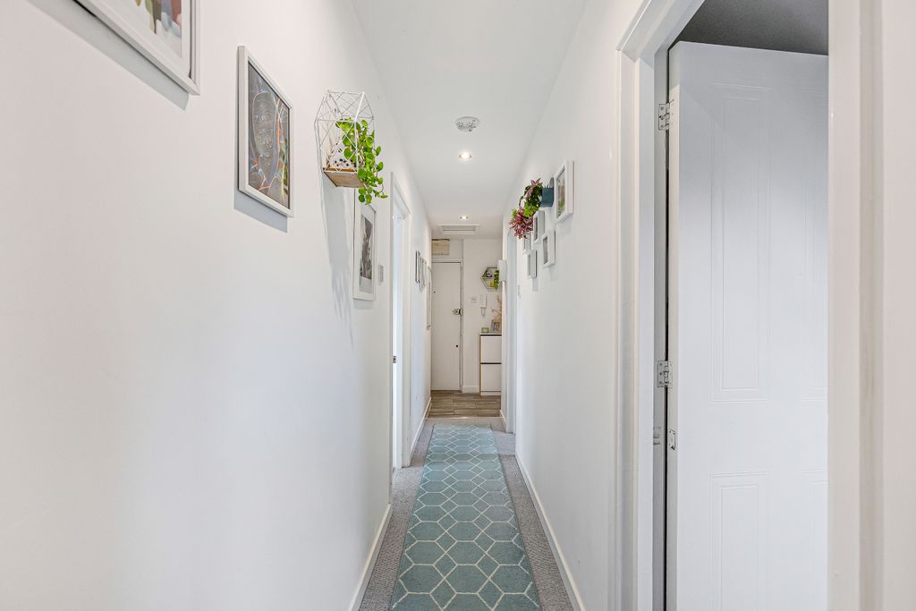 Property photo 3 of 21 Hallway