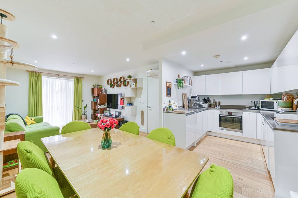 Property photo 2 of 13