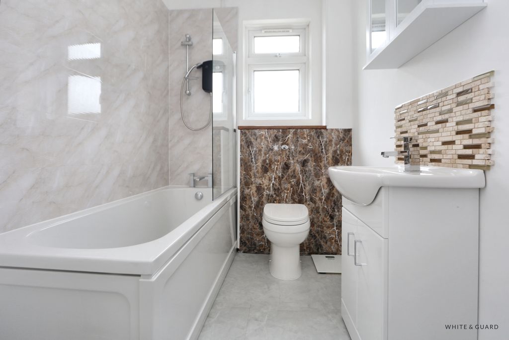 Property photo 3 of 7 Img_3514