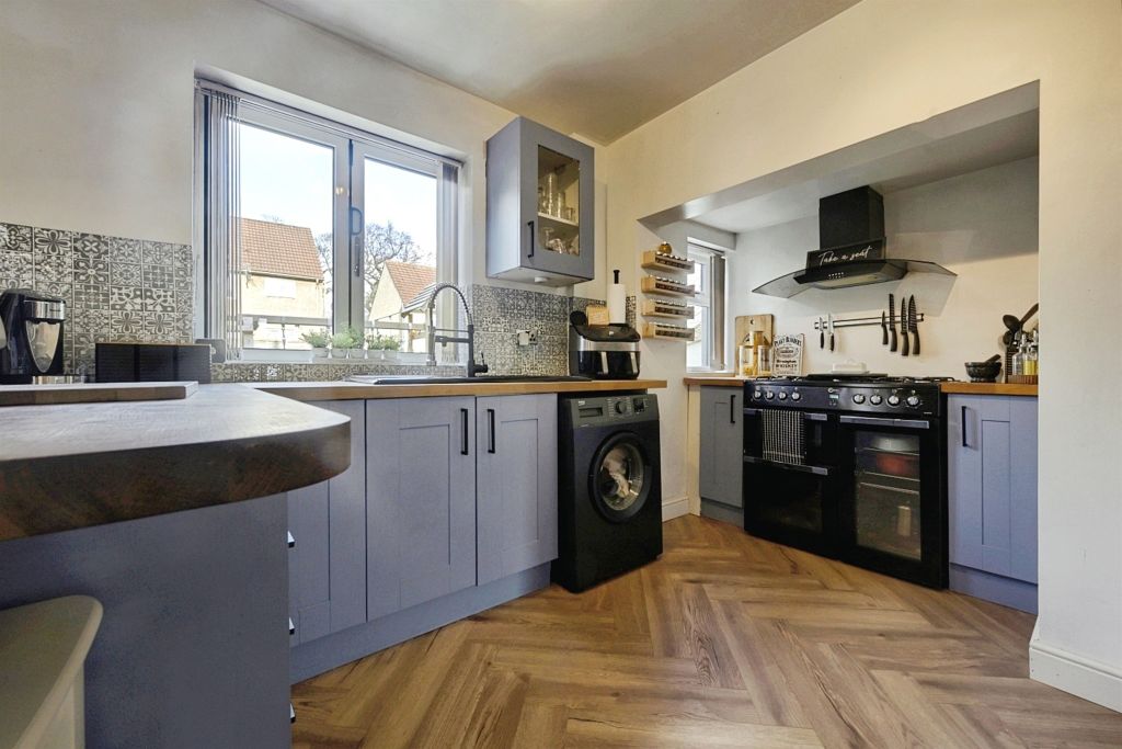 Property photo 2 of 20