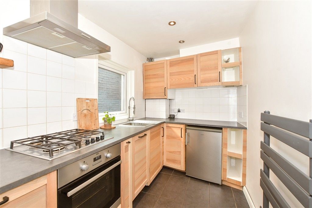 Property photo 3 of 9 Kitchen