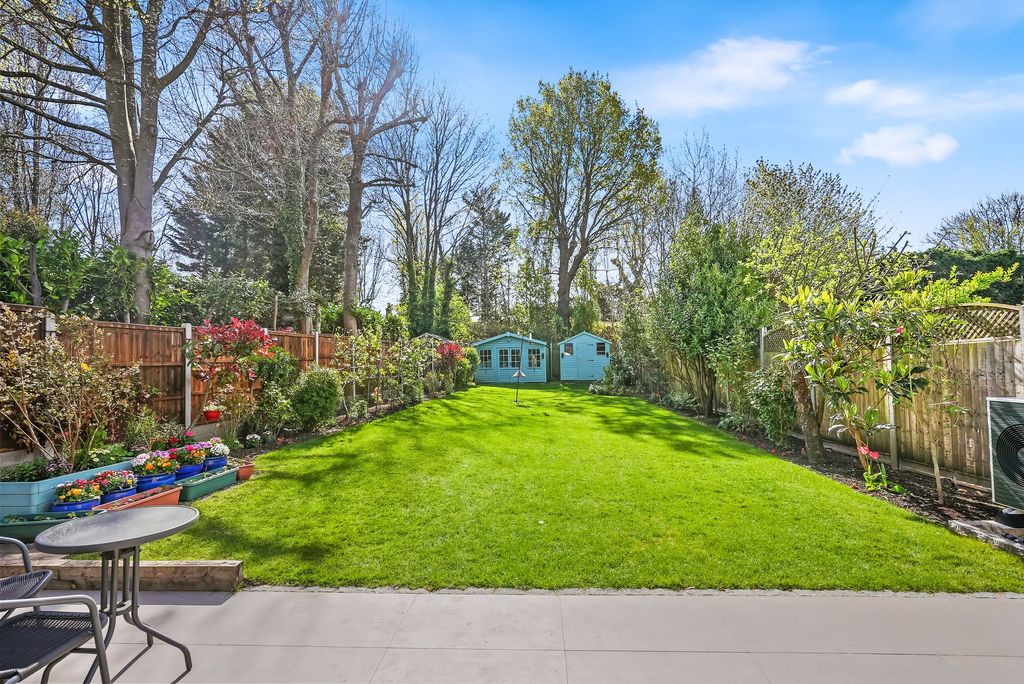 Property photo 2 of 21