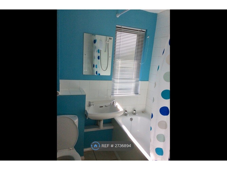 Property photo 3 of 8 Bathroom