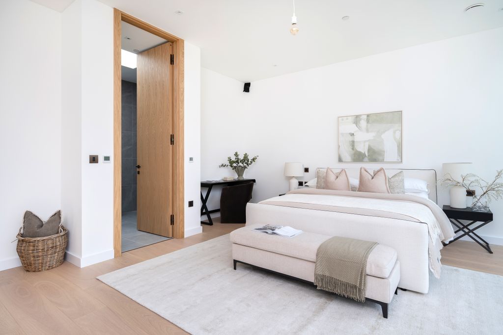 Additional image 8 of 7 bed property for saleWoodlands, Coombe Hill Road, Kingston Upon Thames, South West London KT2, United Kingdom