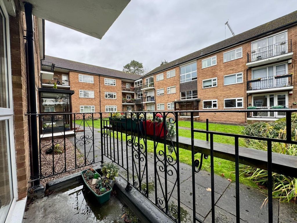 Property photo 2 of 12 Picture No. 11